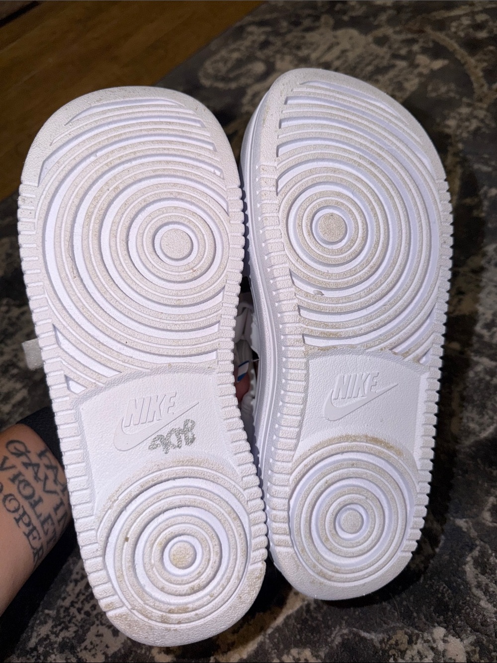 Nike Women’s Icon Classic 4 strap platinum Triple white sandals size 10 DH0224 - Picture 3 of 8